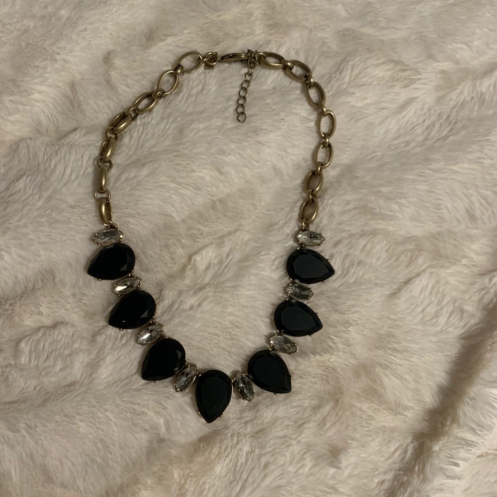 STATEMENT NECKLACE